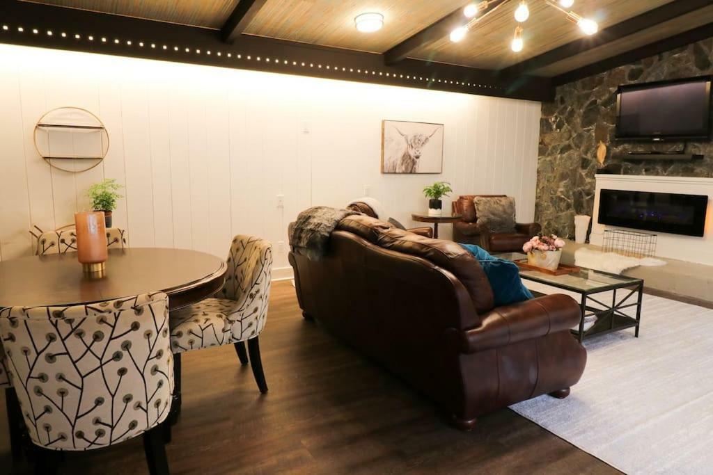 Crown Mansion Boutique Hotel & Villas Qualicum Beach Esterno foto