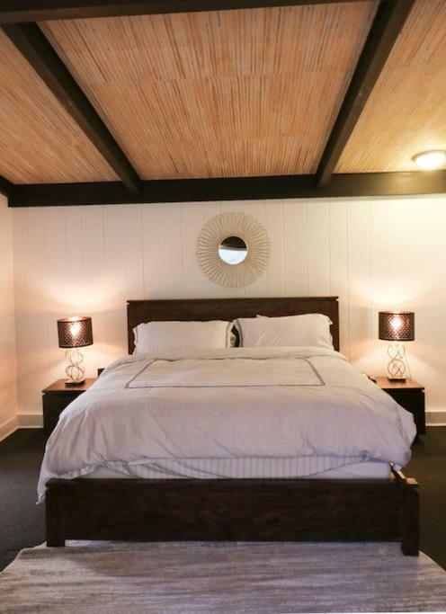 Crown Mansion Boutique Hotel & Villas Qualicum Beach Esterno foto